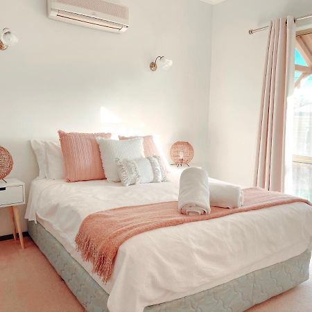 Carnarvon 3Br & 2Ba Holiday House ภายนอก รูปภาพ